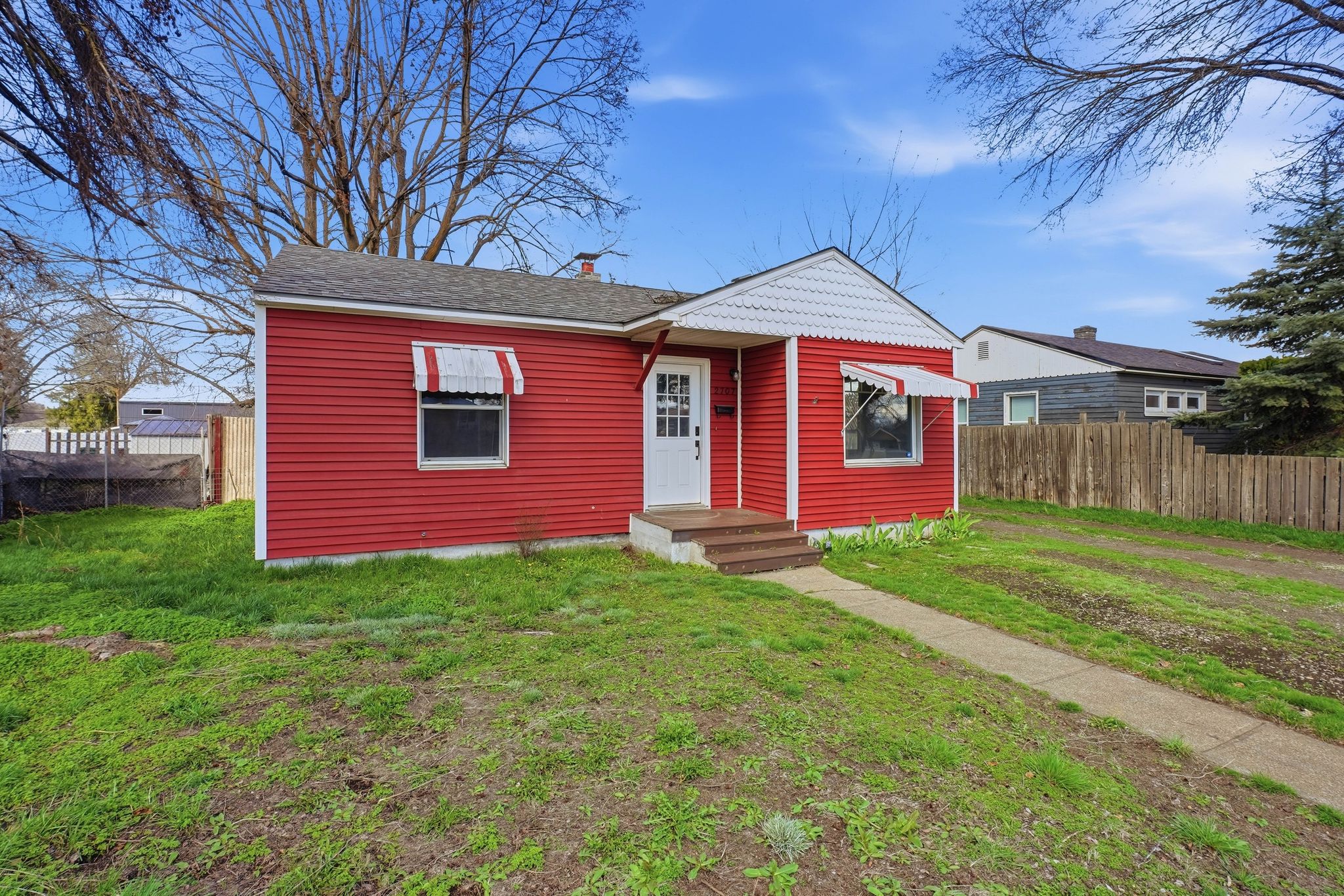 2707 East South Crescent Avenue