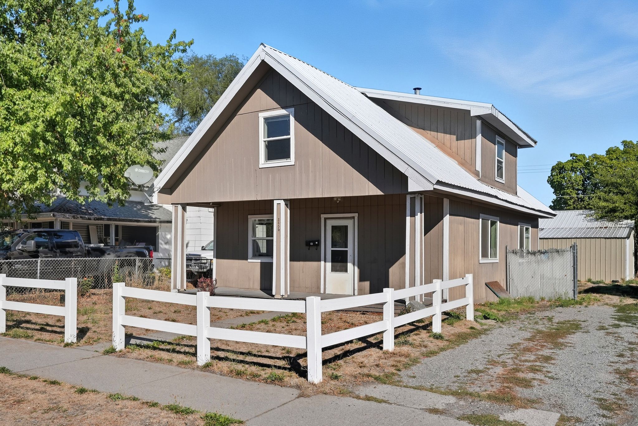 2409 East Queen Avenue