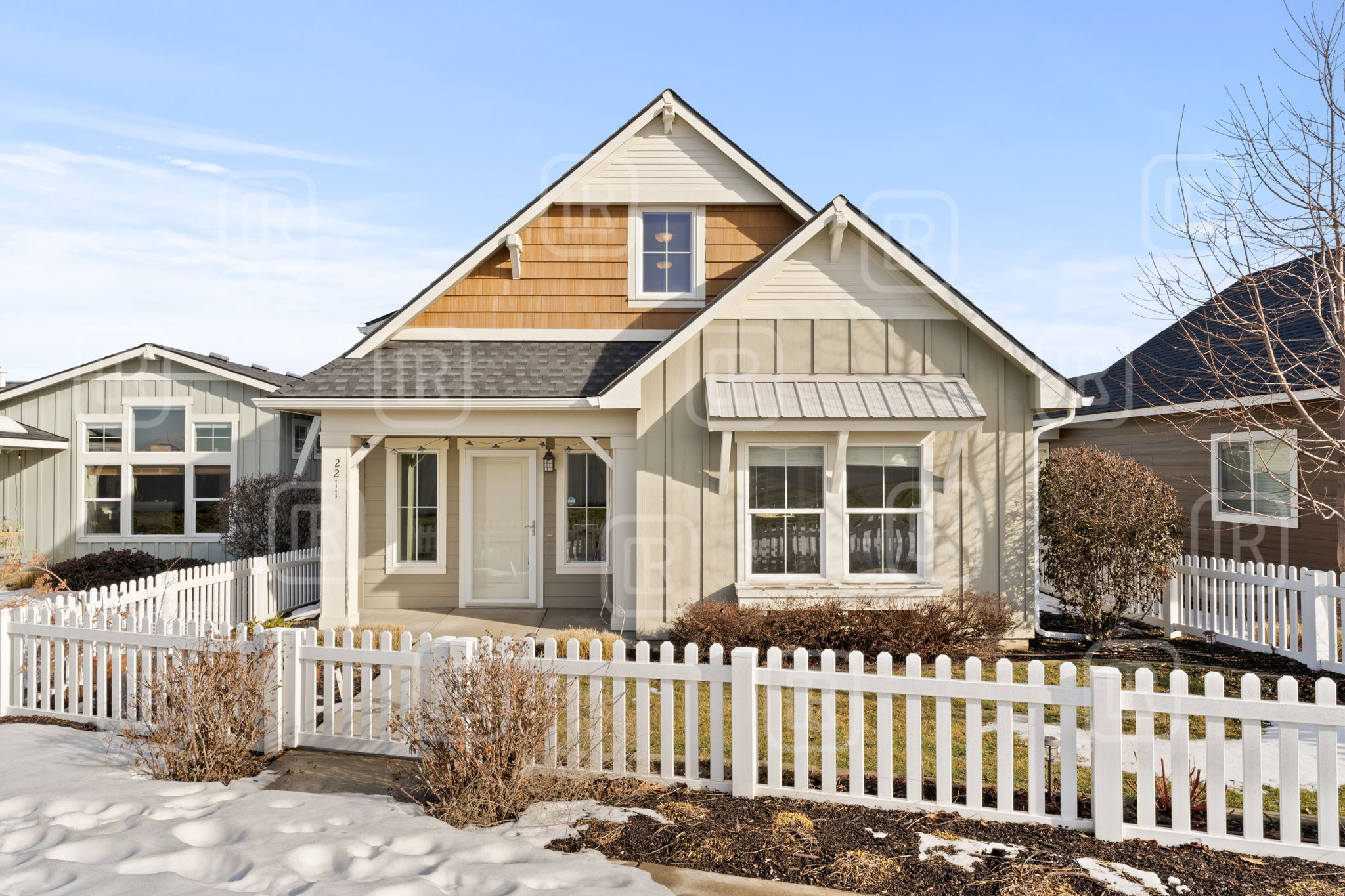 2211 North Oakland Lane