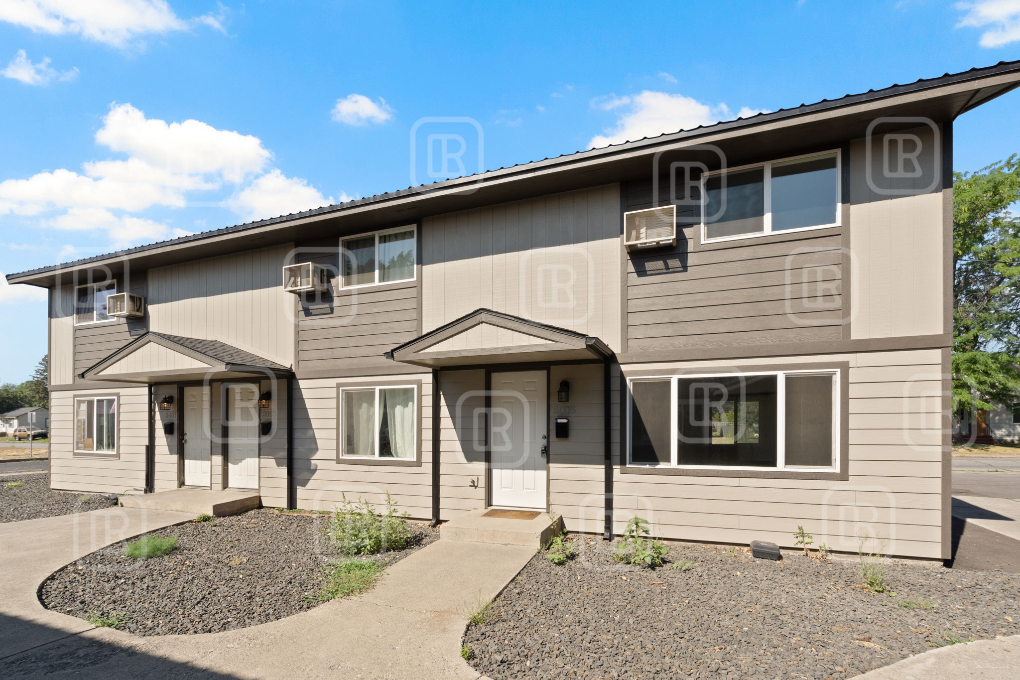 2005 East Desmet Avenue - 1